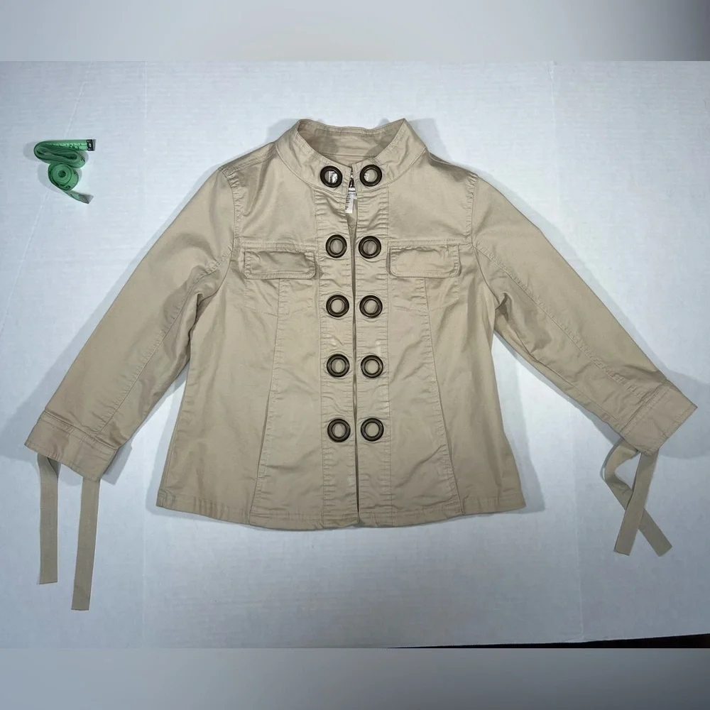 AMX Military Style Beige Ecru Cropped Jacket Grommets Womens size Small Petite